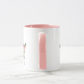 Nur ein Mädchen, das die Tasse des Kaffees Liebe