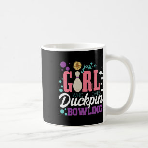 Nur ein Mädchen, das Duckpin-Bowling Liebe Kaffeetasse