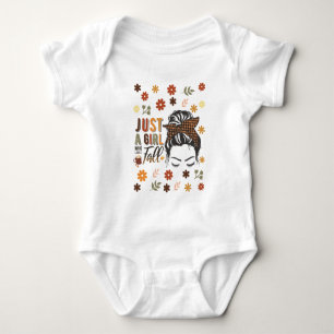 Nur ein Mädchen, das einen Fall Liebe Baby Strampler