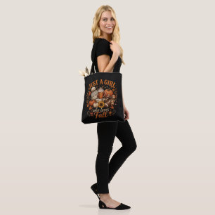 Nur ein Mädchen, das Herbst-Fußball-Kürbisgewürz l Tasche