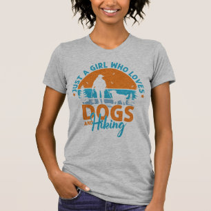 Nur ein Mädchen, das Hunde und Wandern liebt T-Shirt