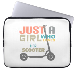 Nur ein Mädchen, das ihren Roller Liebe Laptopschutzhülle