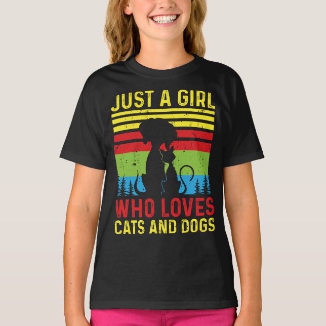 Nur ein Mädchen, das Katzen und Hunde Liebe T-Shirt (Vorderseite)