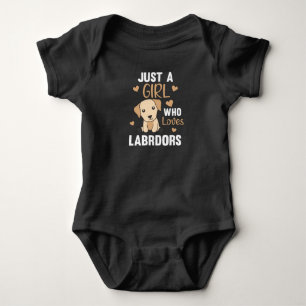 Nur ein Mädchen, das Labradors Kawaii Hunde Liebe Baby Strampler