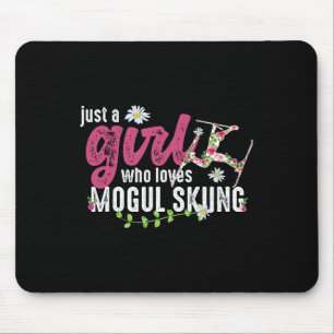 Nur ein Mädchen, das Mogul Ski Liebe - Mogul Skier Mousepad