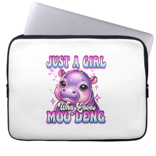 Nur ein Mädchen, das Moo Deng Niedlich Baby hippo  Laptopschutzhülle