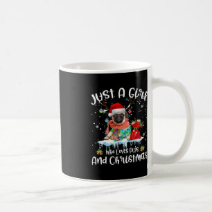 Nur ein Mädchen, das Mops und Weihnachten hässlich Kaffeetasse