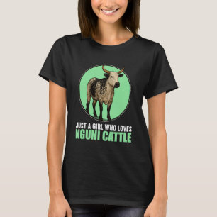 Nur ein Mädchen, das Nguni-Rinder Nguni-Bulle lieb T-Shirt