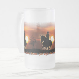 nur ein Mädchen, das Pferde Lieben Mattglas Bierglas