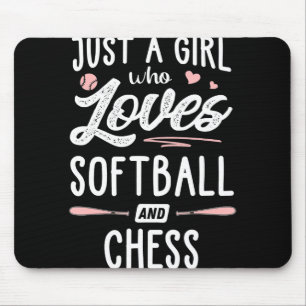 Nur ein Mädchen, das Softball und Schachgeschenke Mousepad