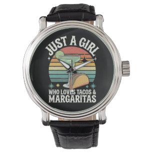 Nur ein Mädchen, das Tacos und Margarita Mexican m Armbanduhr