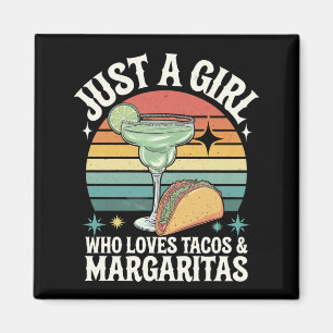 Nur ein Mädchen, das Tacos und Margarita Mexican m Magnet