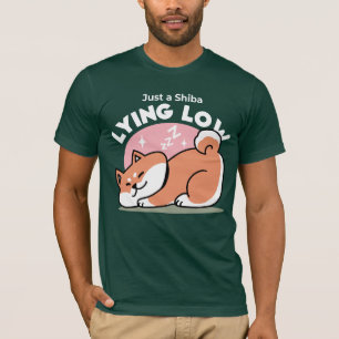 Nur ein Shiba, der niedrig fliegt: Niedliches Shib T-Shirt