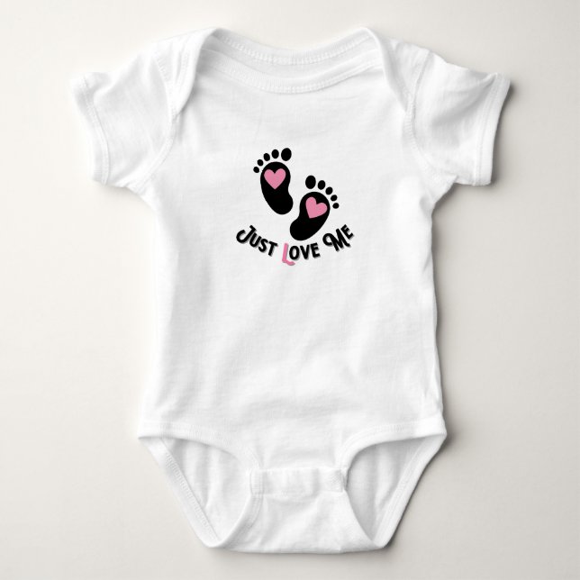 Nur Liebe. Baby Strampler (Vorderseite)