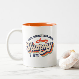 Nur Mücken wissen, wie gummig ich bin Zweifarbige Tasse