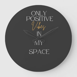 Nur positive Vibes in meinem Raum Große Wanduhr