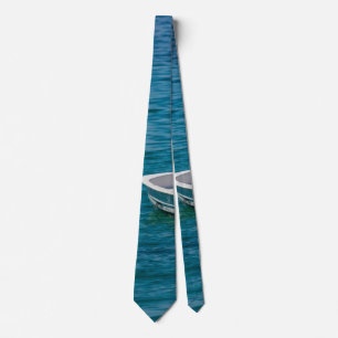 Nur um Neck-Tie herum schweben Krawatte