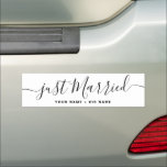 Nur verheiratete Namen Hochzeitswagendekoration Auto Magnet<br><div class="desc">Einfache Just Married Names Wedding Car Magnet Dekoration mit neuen Namen im modernen handgeschriebenen Schriftart.</div>