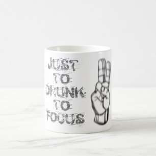 Nur zu betrunken, um sich zu fokussieren, lustiges kaffeetasse