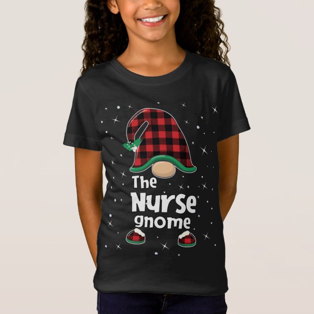Nurse Gnome Buffalo Kariert Matching Weihnachtsges T-Shirt (Vorderseite)