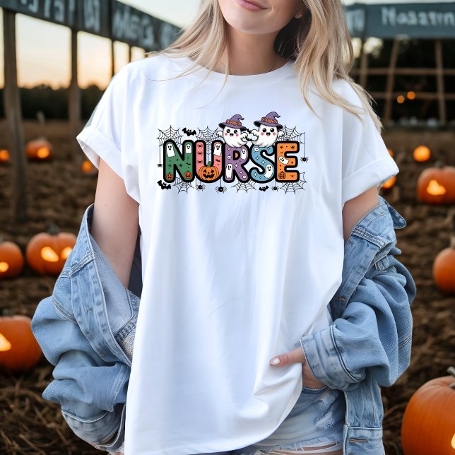 Nurse Halloween Cartoon Spooky Letters Design T-Shirt (Von Creator hochgeladen)