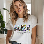 Nurse One Phantastisch Superhero Moderne Typografi Tri-Blend Shirt<br><div class="desc">Dieses moderne Design zeichnet sich durch den Text "Nurse one phantastisch Superheld" in bunten Typografie aus. #nurreuse #medical #nursingstaff #gifts #gift #giftsfornurses #fashion #tshirts #tshirtsfornurses #style #modithelth #health #registerednursing #nursing #nursing</div>