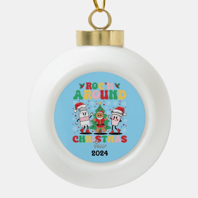 Nurse Roc' um den Weihnachtsbaum Keramik Kugel-Ornament (Vorderseite)