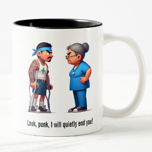 Nurse Schooling the Tough Gang Member Patient Zweifarbige Tasse