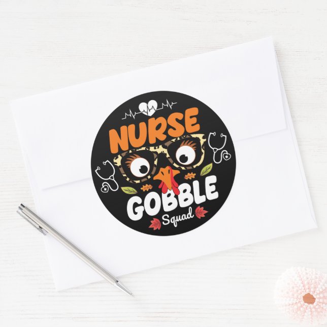 Nurse Turkey Gobble Squad Erntedank nähren Runder Aufkleber (Umschlag)