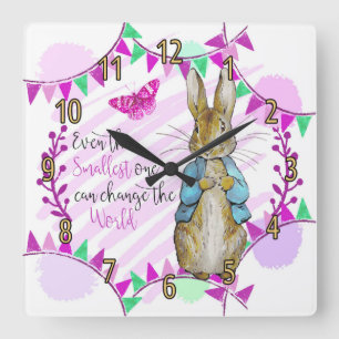 Nursery Rabbit and Bunting Clock in pink Quadratische Wanduhr