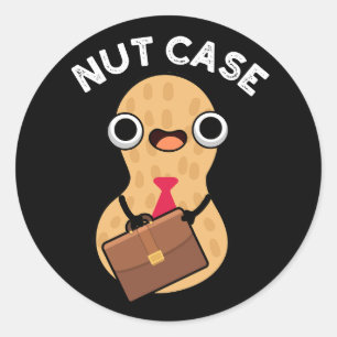 Nut Case Funny Peanut Puns Dark BG Runder Aufkleber