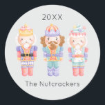 Nutcracker Christmas Runder Aufkleber<br><div class="desc">Machen Sie Ihre Weihnachtszeit unvergesslich mit diesen skurrilen Nussknacken themed Aufkleber. Es ist Zeit für ein Zuckerpflaumenfest! Sie können dieses Design personalisieren,  indem Sie auf "Diese Vorlage personalisieren" klicken oder wenn Sie den Schriftart,  die Hintergrundfarben ändern oder die Designelemente anders anordnen möchten,  klicken Sie auf "Bearbeiten mit dem Entwurfswerkzeug".</div>