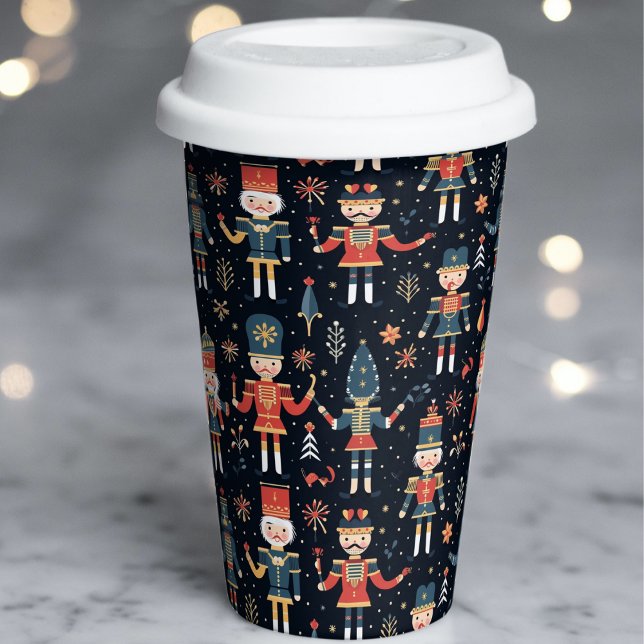 Nutcracker Elegance Festive Pattern Collection Pappbecher (Von Creator hochgeladen)