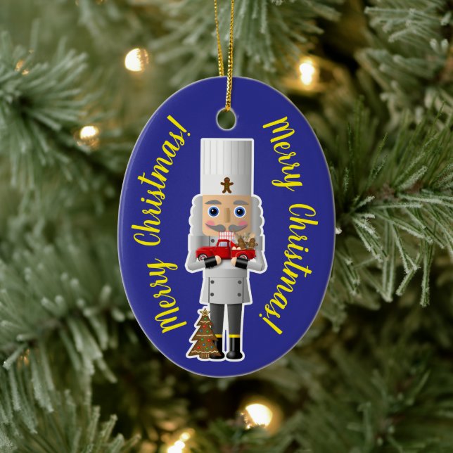 Nutcracker mit Kleinem roten LKW Keramik Ornament (Baum)