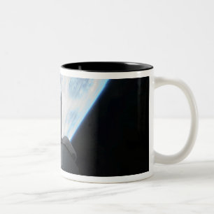 Nutzlastenbucht 2 der Raumfähre-Bemühung Zweifarbige Tasse
