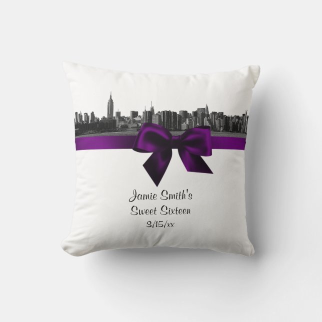 NYC large Skyline Etted BW violet Coussin (Recto)