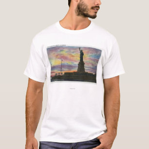 NYC, neue YorkSunrise Ansicht des Freiheitsstatuen T-Shirt