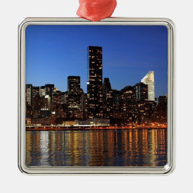 NYC New York City Manhattan Nacht Ornament Aus Metall (Vorne)