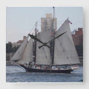 NYC Segelboot 1 Quadratische Wanduhr