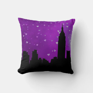 NYC-Silhouette der Skyline, ESB #1 Purple Heart Kissen