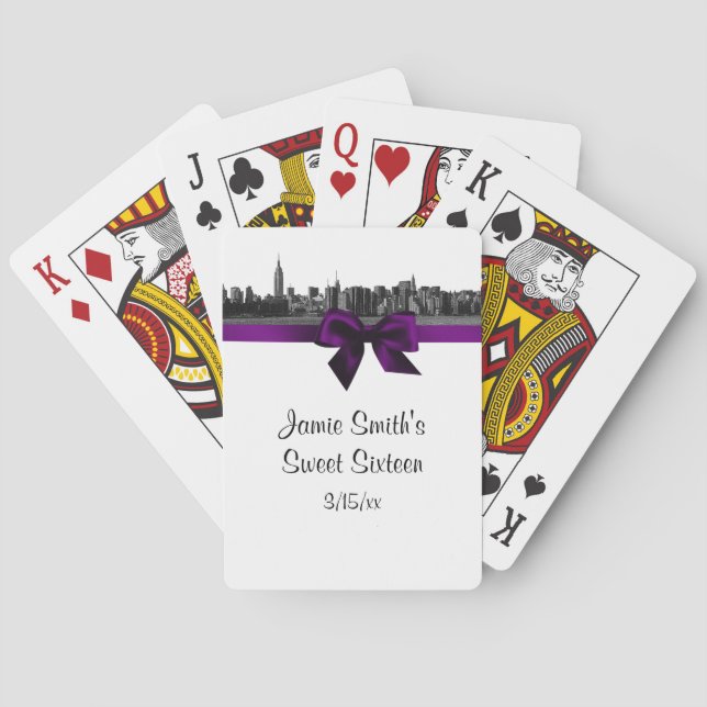 NYC Wide Skyline Etched BW Lila Playing Cards Spielkarten (Rückseite)