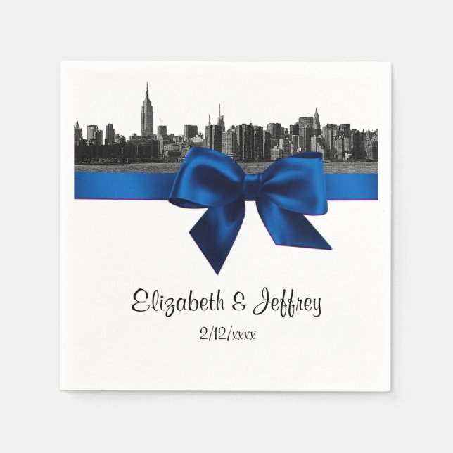 NYC Wide Skyline Etched BW Royal Blue Wedding Serviette (Vorderseite)