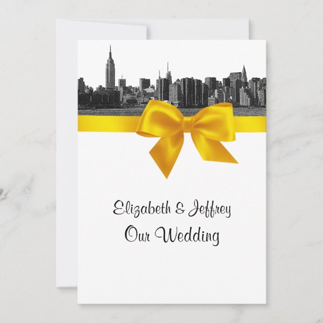 NYC Wide Skyline Etched BW Yellow Wedding Einladung (Vorderseite)