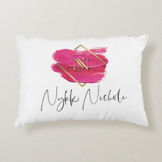 NYKI NICHOLE LOVESEAT COUSSIN