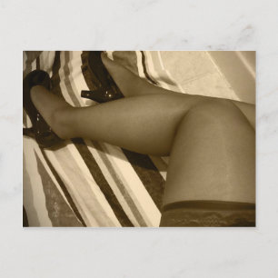 Nylon-Oberschenkel in Shiny Pumps Schuhe Postkarte