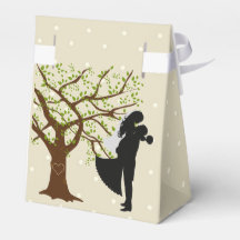 Oak Tree Brie and Groom Gevor Zelt Box