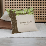 Oak Tree Custom Throw Pillow Kissen<br><div class="desc">Erhältlich in verschiedenen Farben! Auf Wunsch können Sie eine benutzerdefinierte Farbe wählen. Entworfen von Berry Berry Sweet {www.berryberrysweet.com}</div>