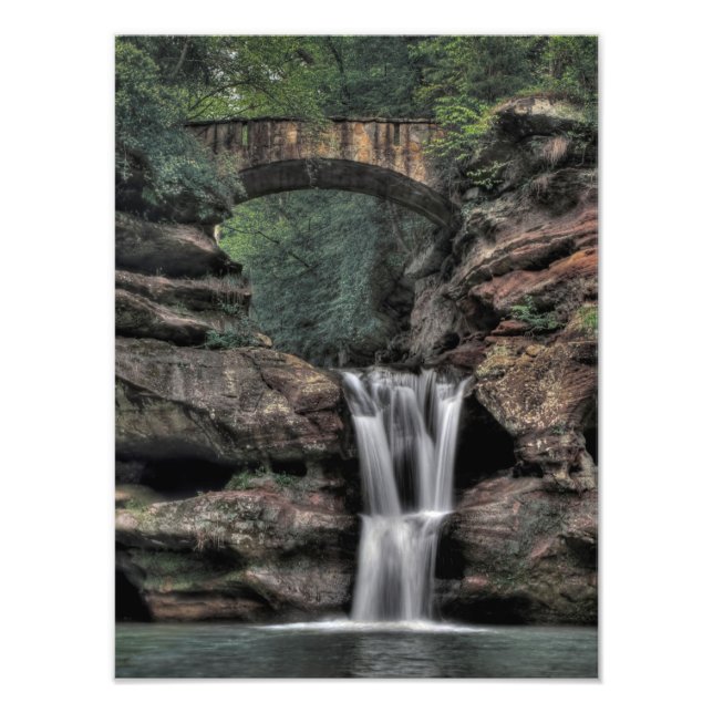 Obere Wasserfälle, Alte Menschenhöhle, Hügel mit H Fotodruck (Vorne)