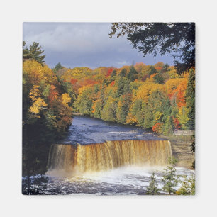 Oberer Tahquamenon-Wasserfall in UP Michigan im He Magnet