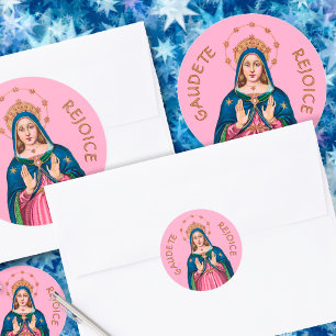 Oberer Torso der BVM auf rosa Gaudete-Adventssonnt Runder Aufkleber